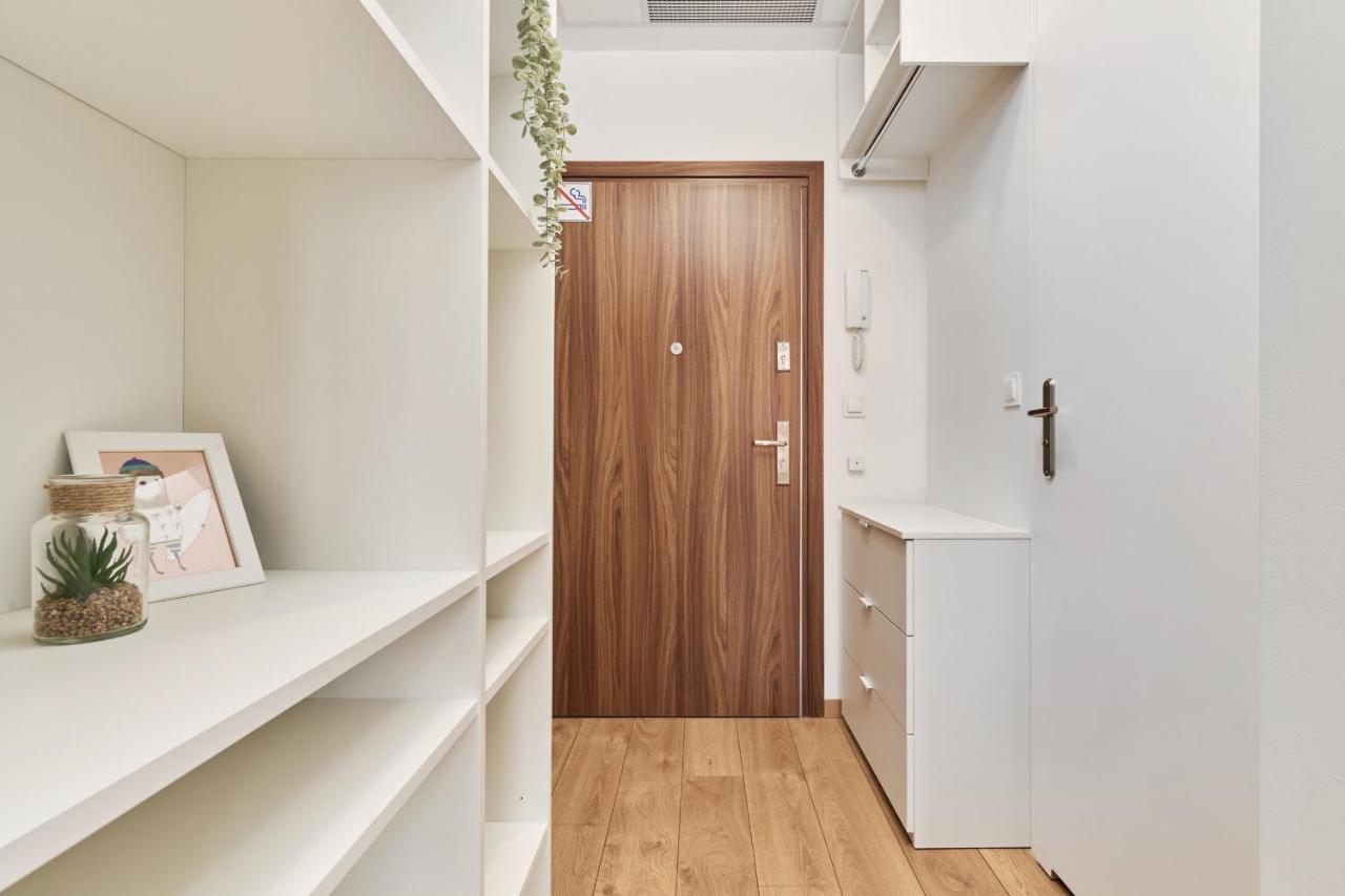 Apartment By The Oder River By Renters Wroclaw